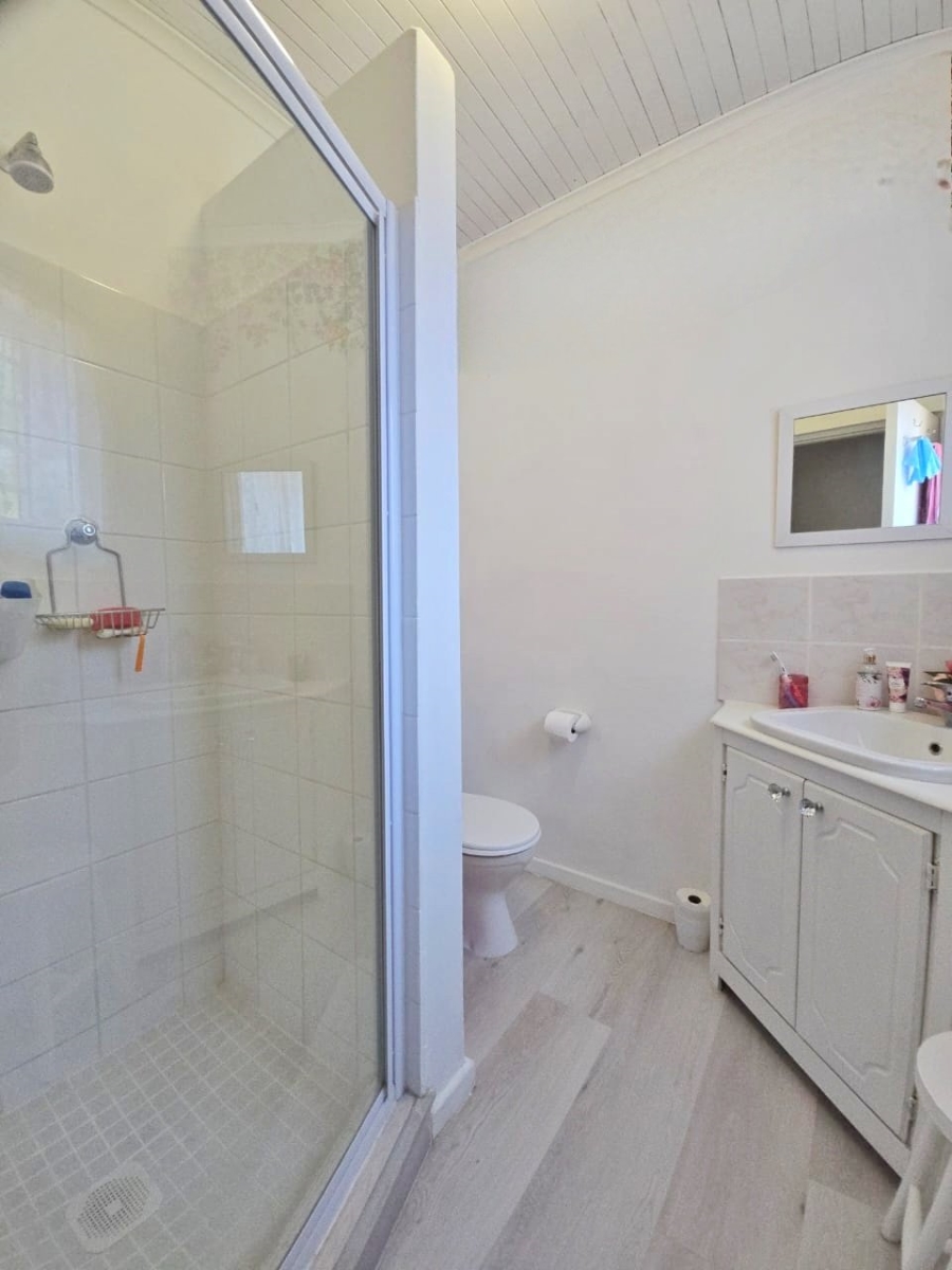 5 Bedroom Property for Sale in Kingfisher Creek Western Cape